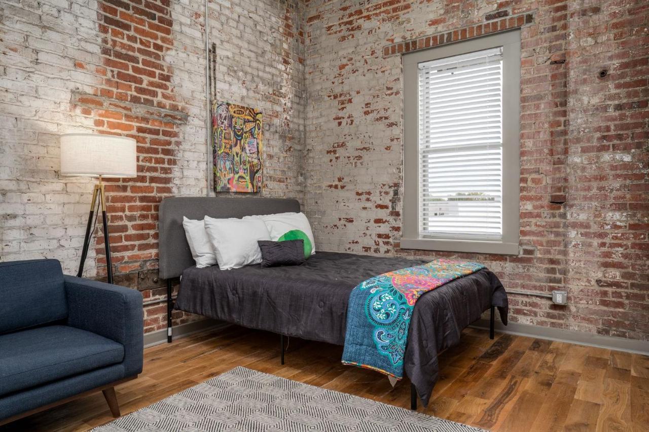 The Davis Lofts At Main Street - Unit 3D Daire Rocky Mount Dış mekan fotoğraf